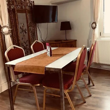 Le Cosy calme et confortable avec parking gratuit proche du centre de Strasbourg, du Parlement Européen et du Wacken de 1 à 24 voyageurs Apartamento *