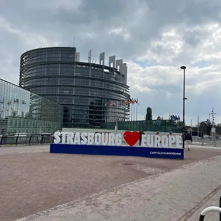 Le Cosy Strasbourg Calme Et Confortable Avec Parking Gratuit, 10 Mn Du Parlement Europeen Et Du Wacken De 1 A 24 Voyageurs